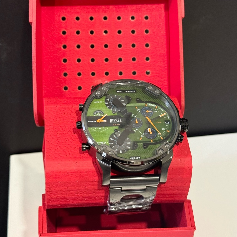 Diesel Men’s Stainless Steel Watch - Picture 6 of 6